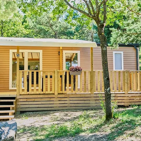 Campsite Le Couriou Recoubeau-Jansac